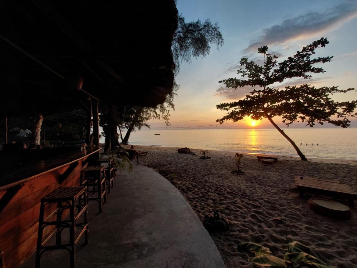 Kamaku Bungalows ロンサレム島 エクステリア 写真
