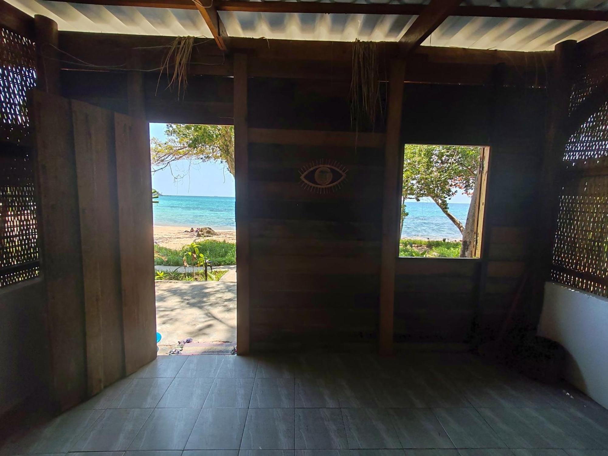 Kamaku Bungalows ロンサレム島 部屋 写真