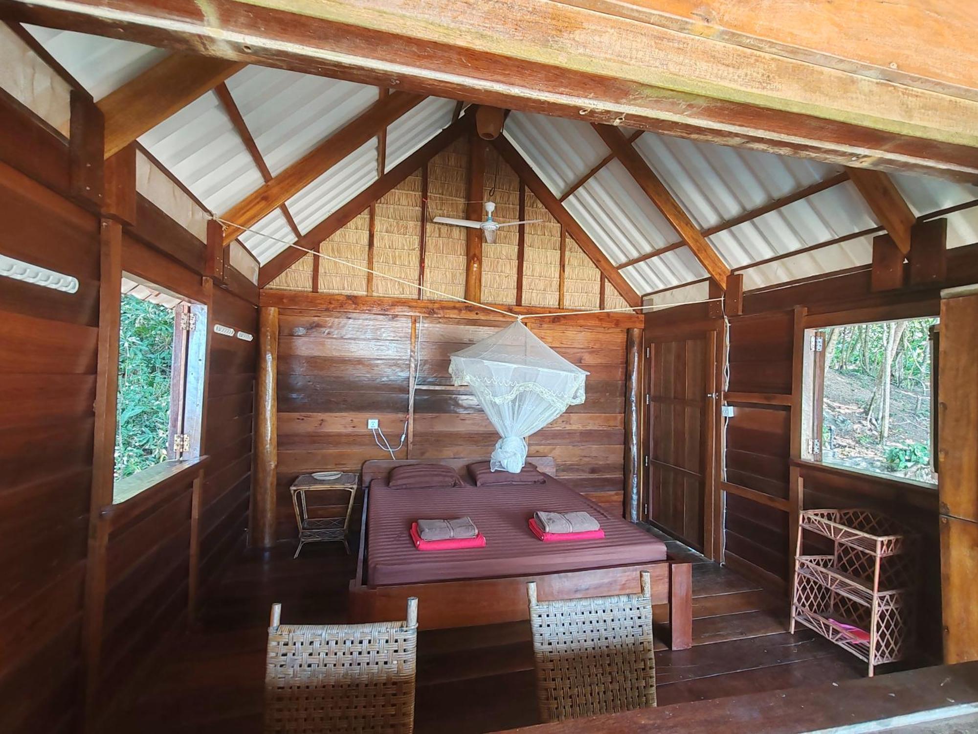 Kamaku Bungalows ロンサレム島 部屋 写真