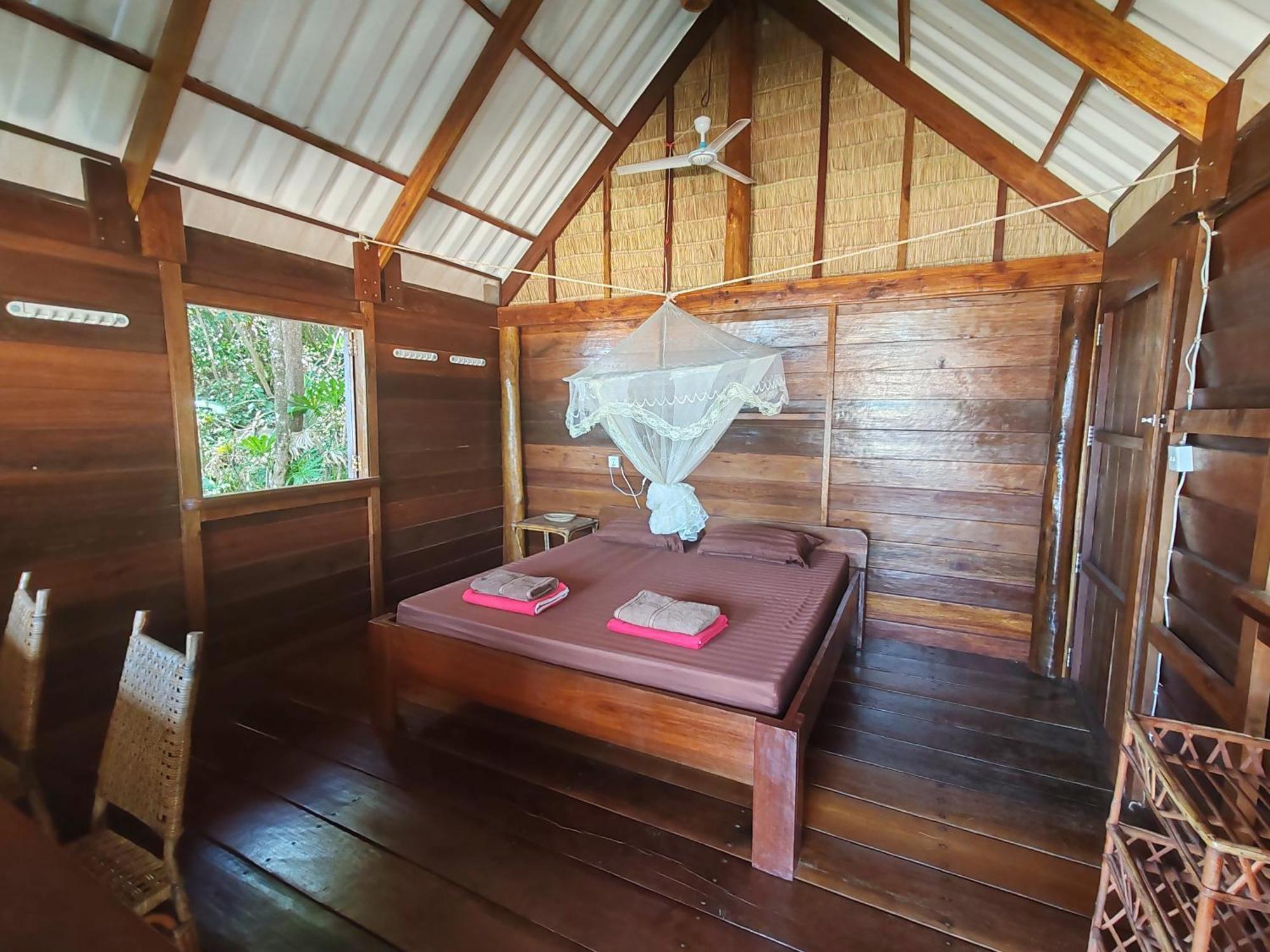 Kamaku Bungalows ロンサレム島 部屋 写真