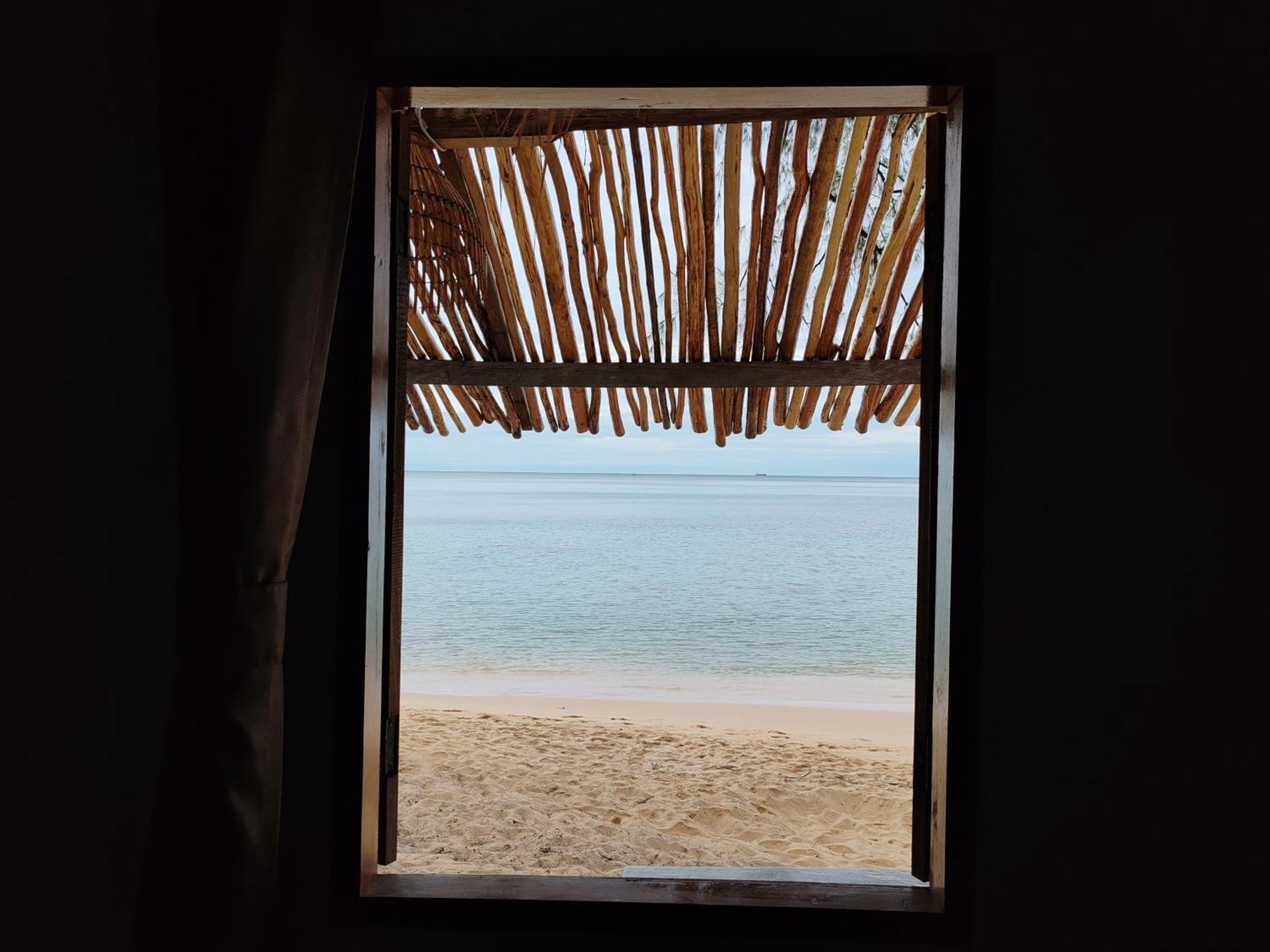 Kamaku Bungalows ロンサレム島 部屋 写真