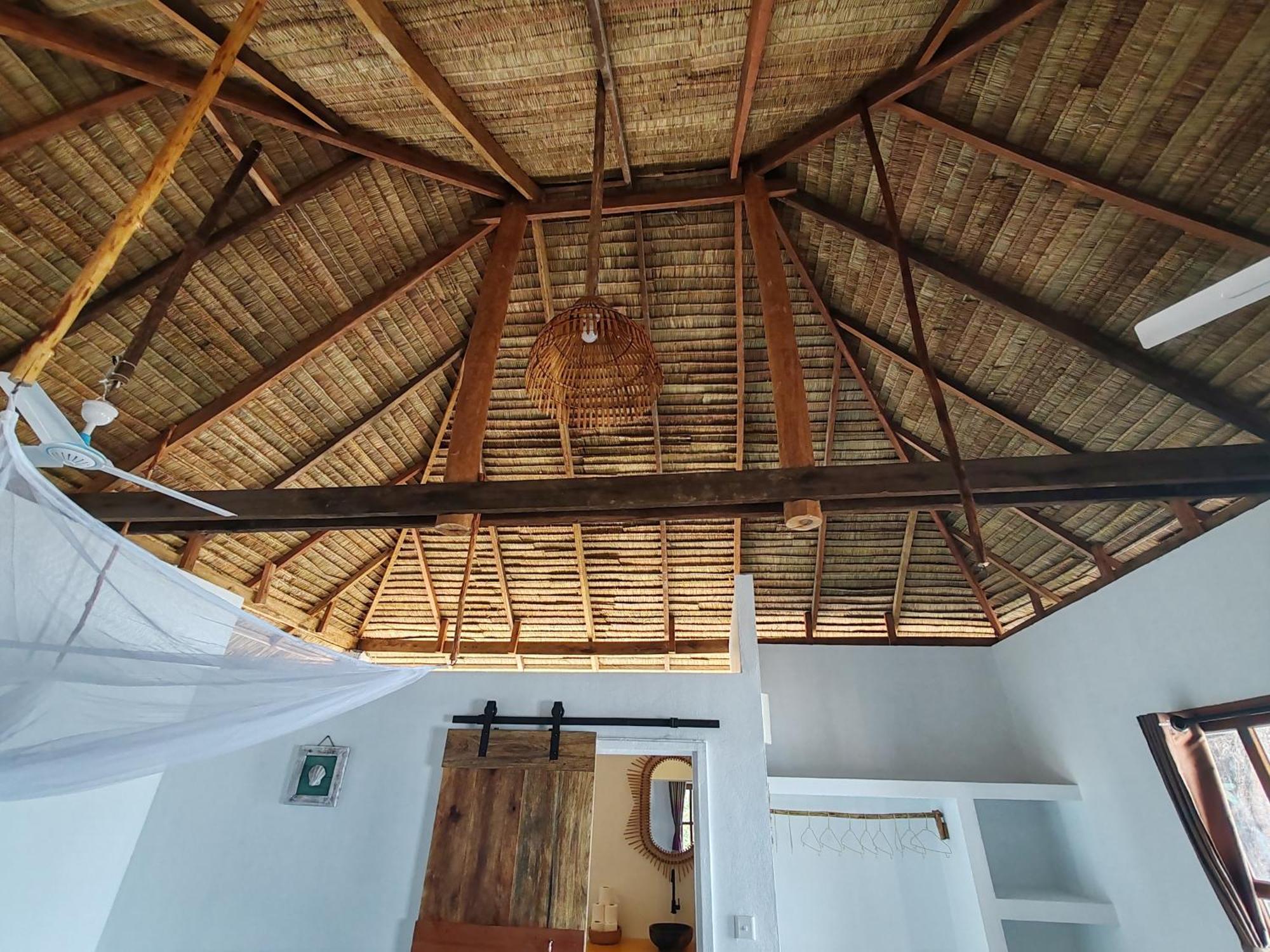 Kamaku Bungalows ロンサレム島 部屋 写真