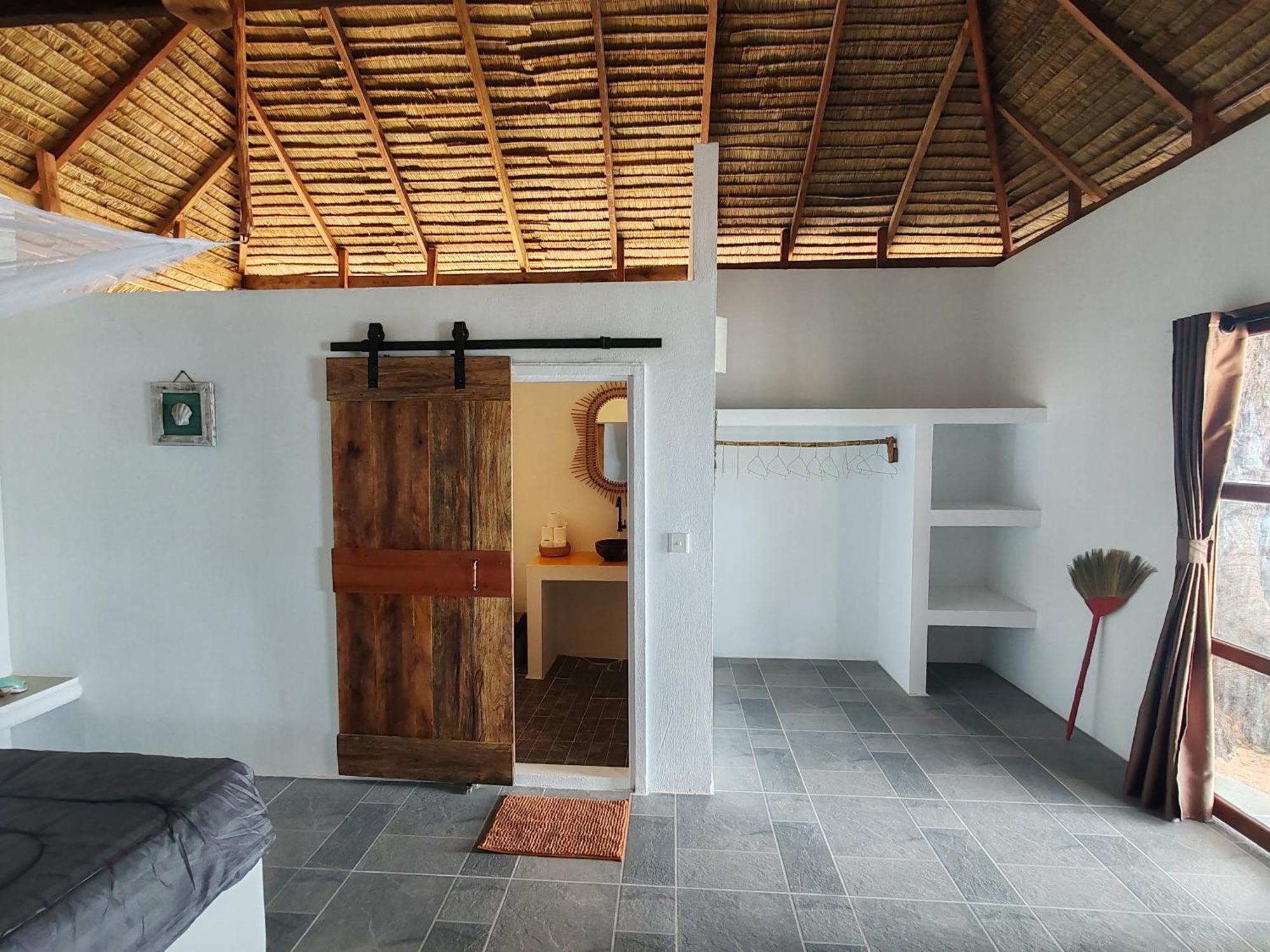 Kamaku Bungalows ロンサレム島 部屋 写真